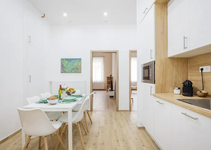Stylish New With 2 Bedrooms In Buda 2 Lägenhet