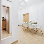 Stylish New With 2 Bedrooms In Buda 2 Apartamento *