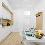 Stylish New With 2 Bedrooms In Buda 2