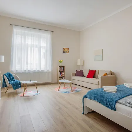 Stylish New With 2 Bedrooms In Buda 2 דירה בודפשט