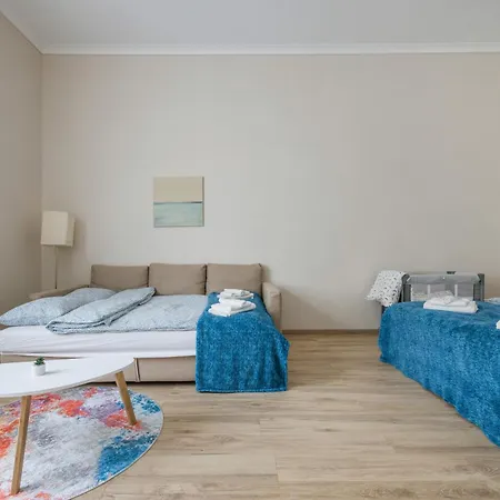 Stylish New With 2 Bedrooms In Buda 2 Budapest