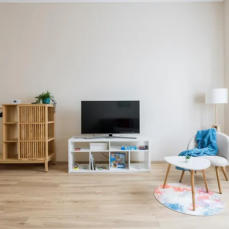 Stylish New With 2 Bedrooms In Buda 2 *