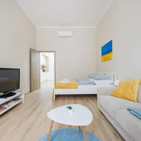 Stylish New With 2 Bedrooms In Buda 2 아파트 *