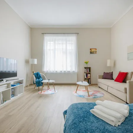 Stylish New With 2 Bedrooms In Buda 2 * Будапешт
