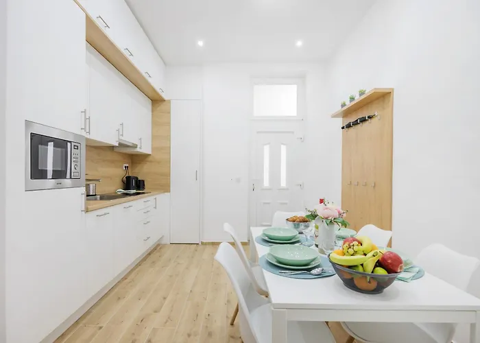 Stylish New With 2 Bedrooms In Buda 2