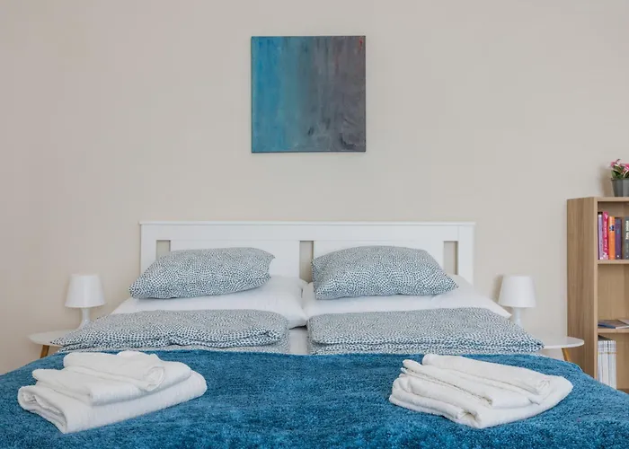 Апартаменты Stylish New With 2 Bedrooms In Buda 2 *