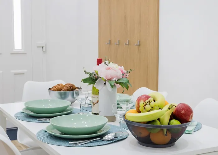 Апартаменты Stylish New With 2 Bedrooms In Buda 2 Будапешт