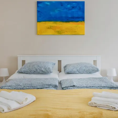 Stylish New With 2 Bedrooms In Buda 2 Apartmán