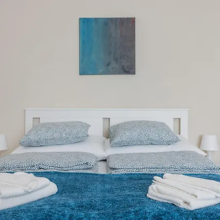 Apartmán Stylish New With 2 Bedrooms In Buda 2 *